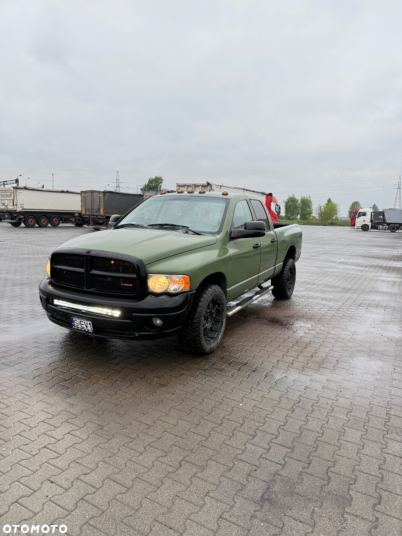 Dodge RAM 1500 5.7 4WD HEMI - 4