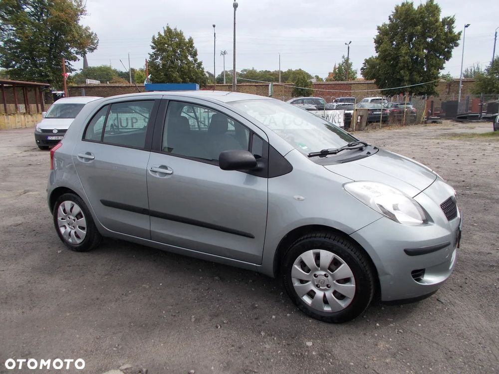 Toyota Yaris 1.0 VVT-i Style - 2