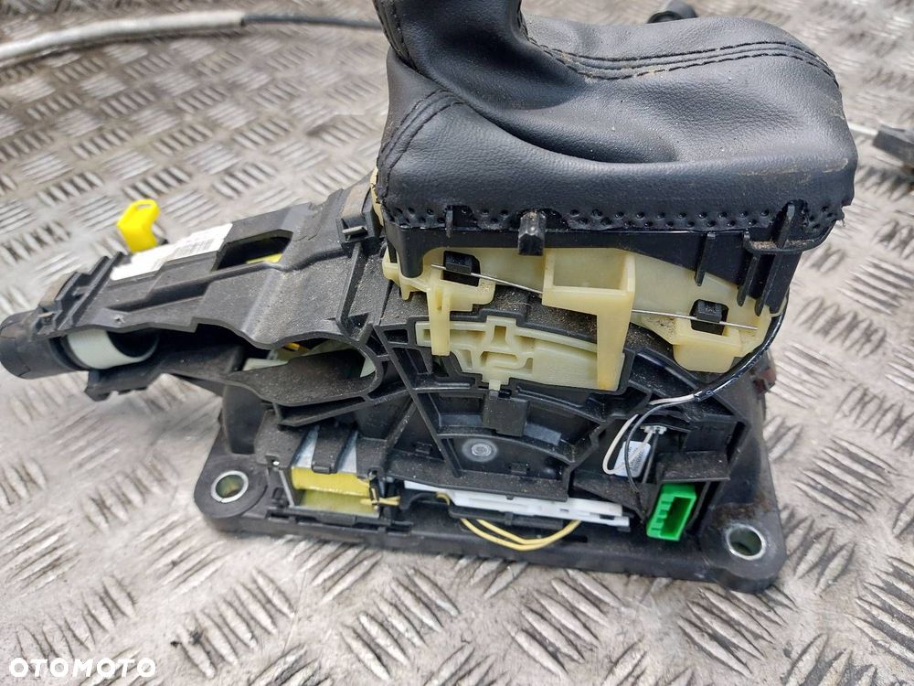 LEWAREK ZMIANY BIEGÓW AUTOMAT LINKA VOLVO V70 III 2.0 T5 31367921 31367929 - 3