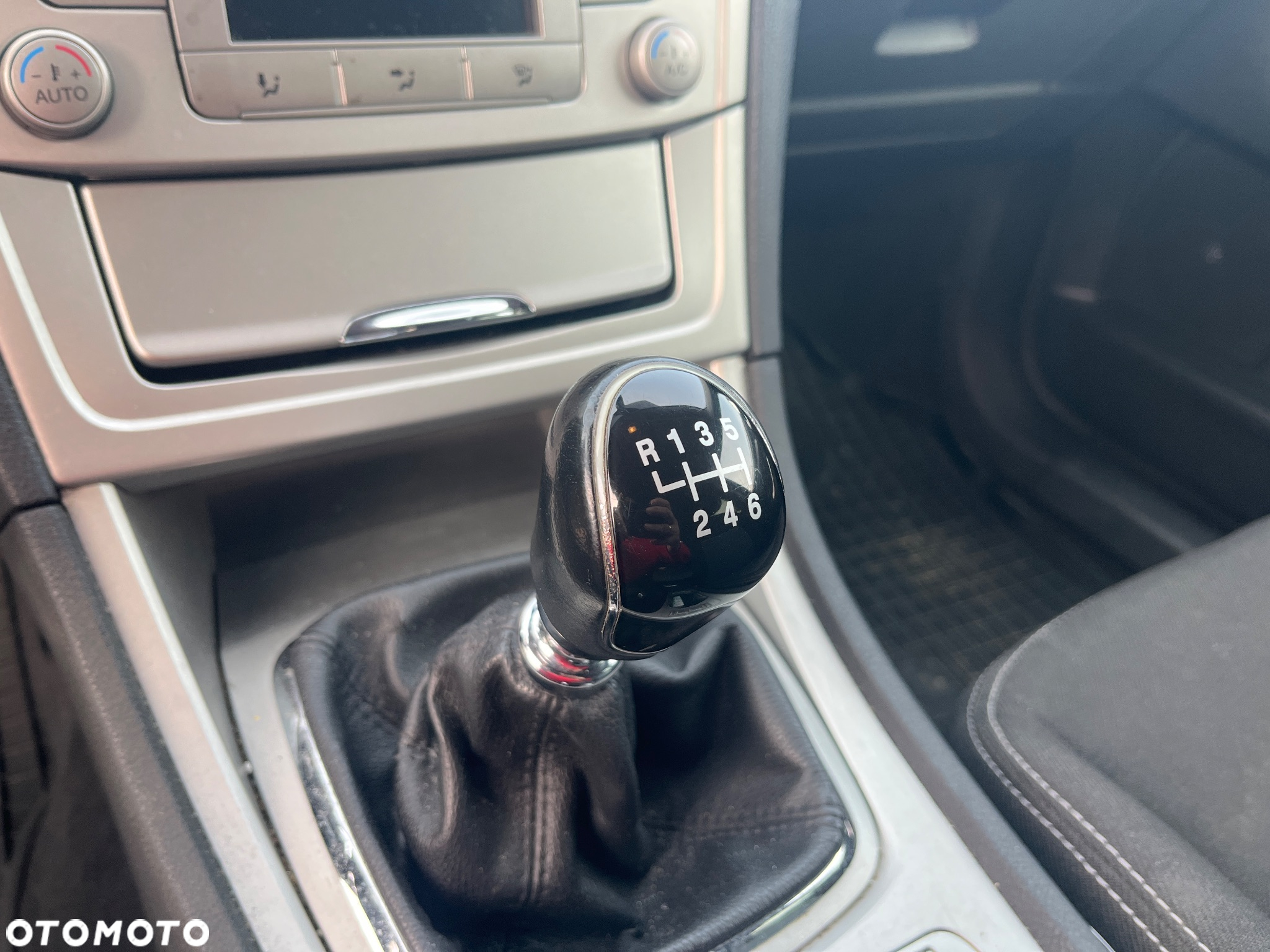 Ford Mondeo 2.0 TDCi Ambiente - 9