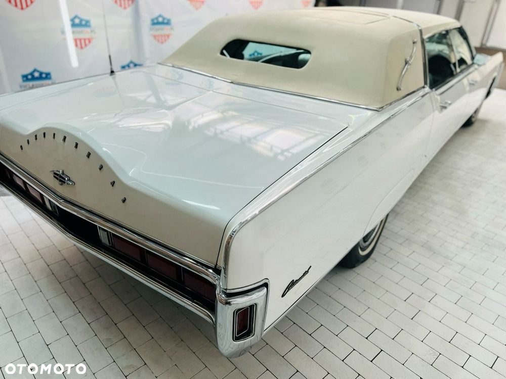 Lincoln Continental - 32
