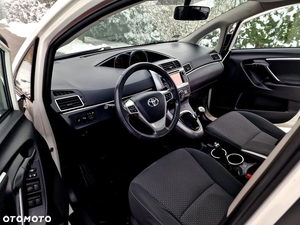 Toyota Verso 1.6 Premium - 14