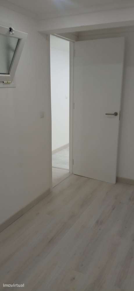 Vende-se Loja em Vale Milhaços Remodelada - Grande imagem: 3/10