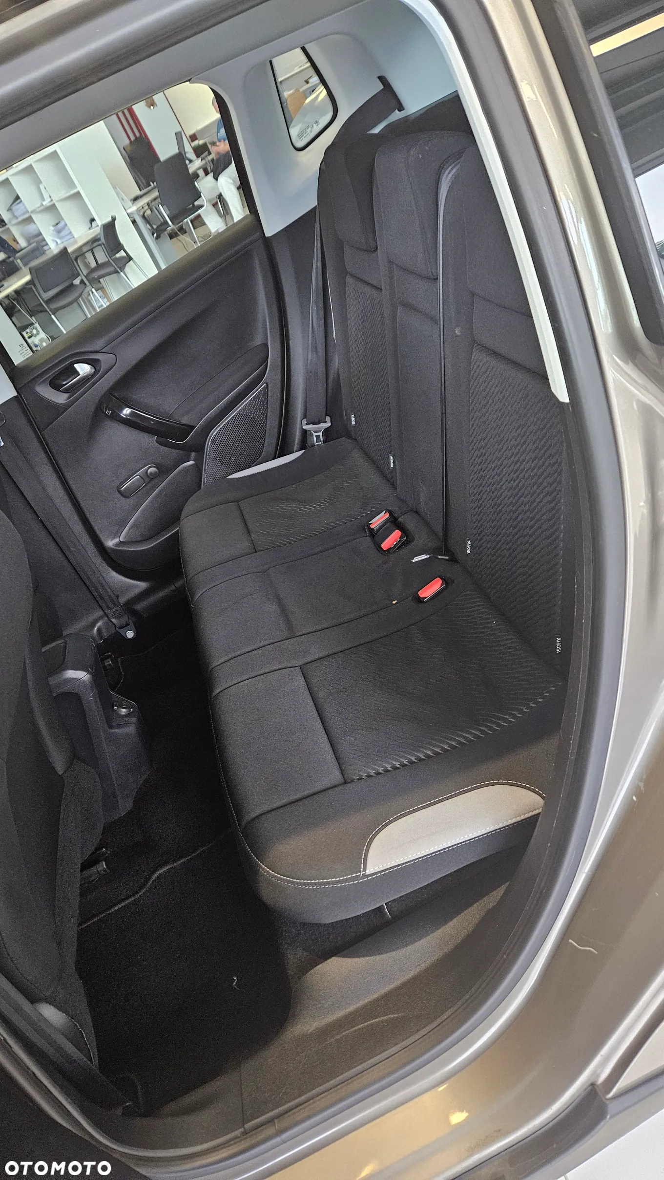 Peugeot 2008 1.2 Pure Tech Style - 12