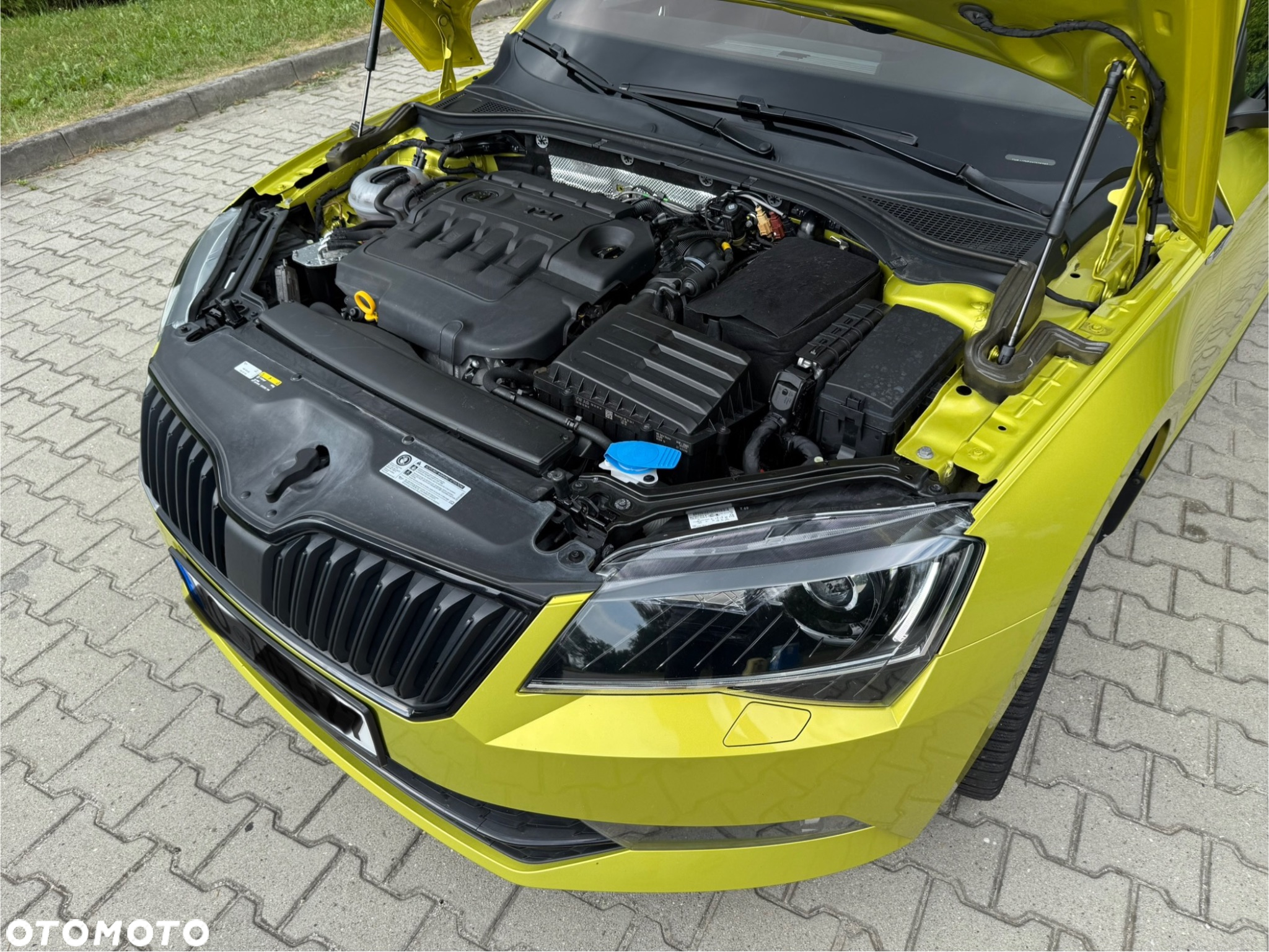 Skoda Superb 2.0 TDI Sportline - 24