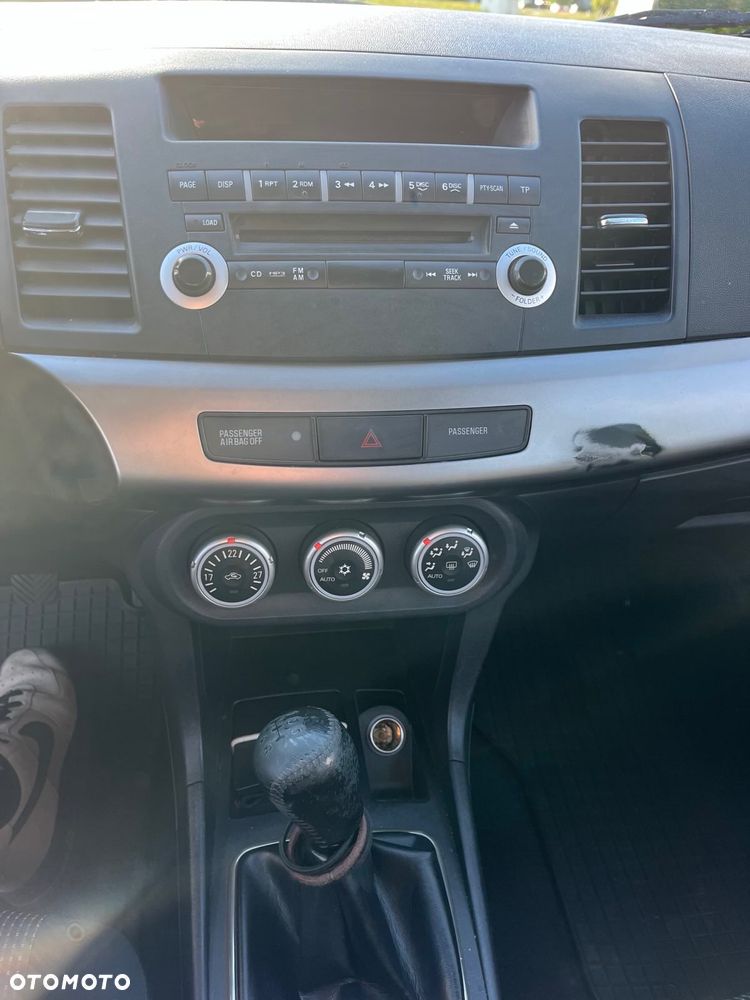 Mitsubishi Lancer - 14
