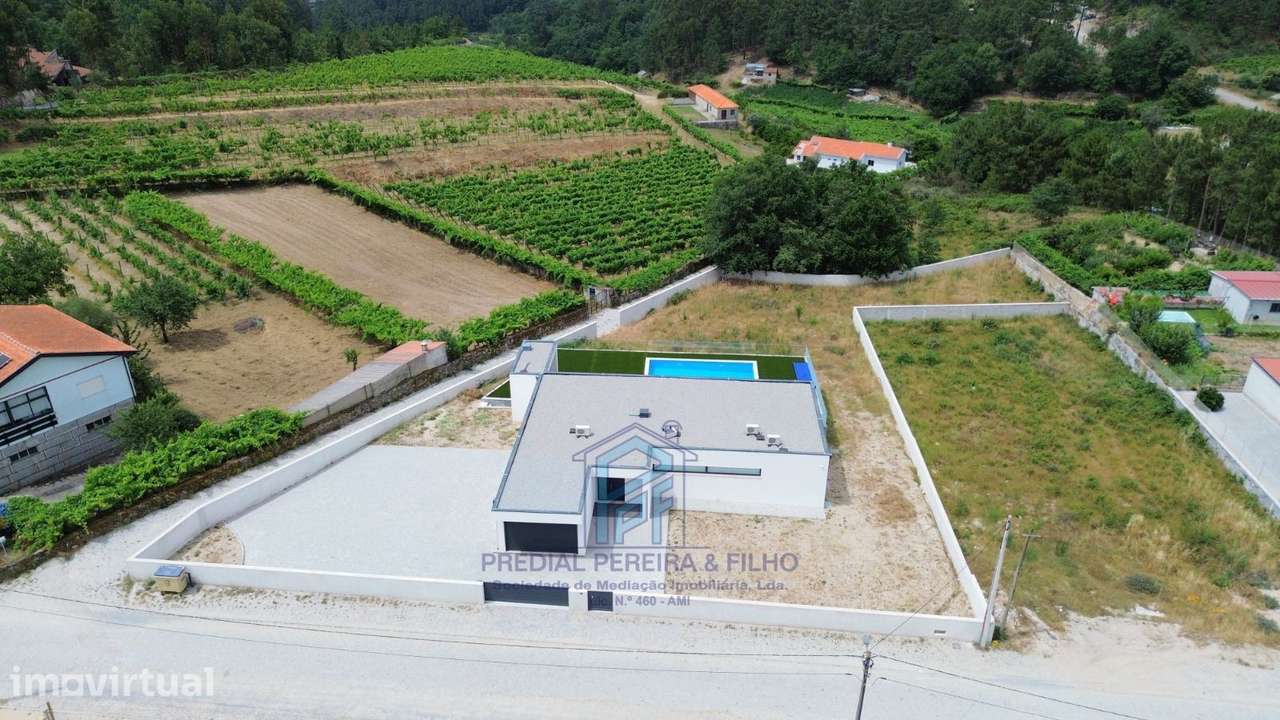 Moradia Térrea Moderna com Piscina e Vista Panorâmica - Baião / Grilo - Grande imagem: 2/30