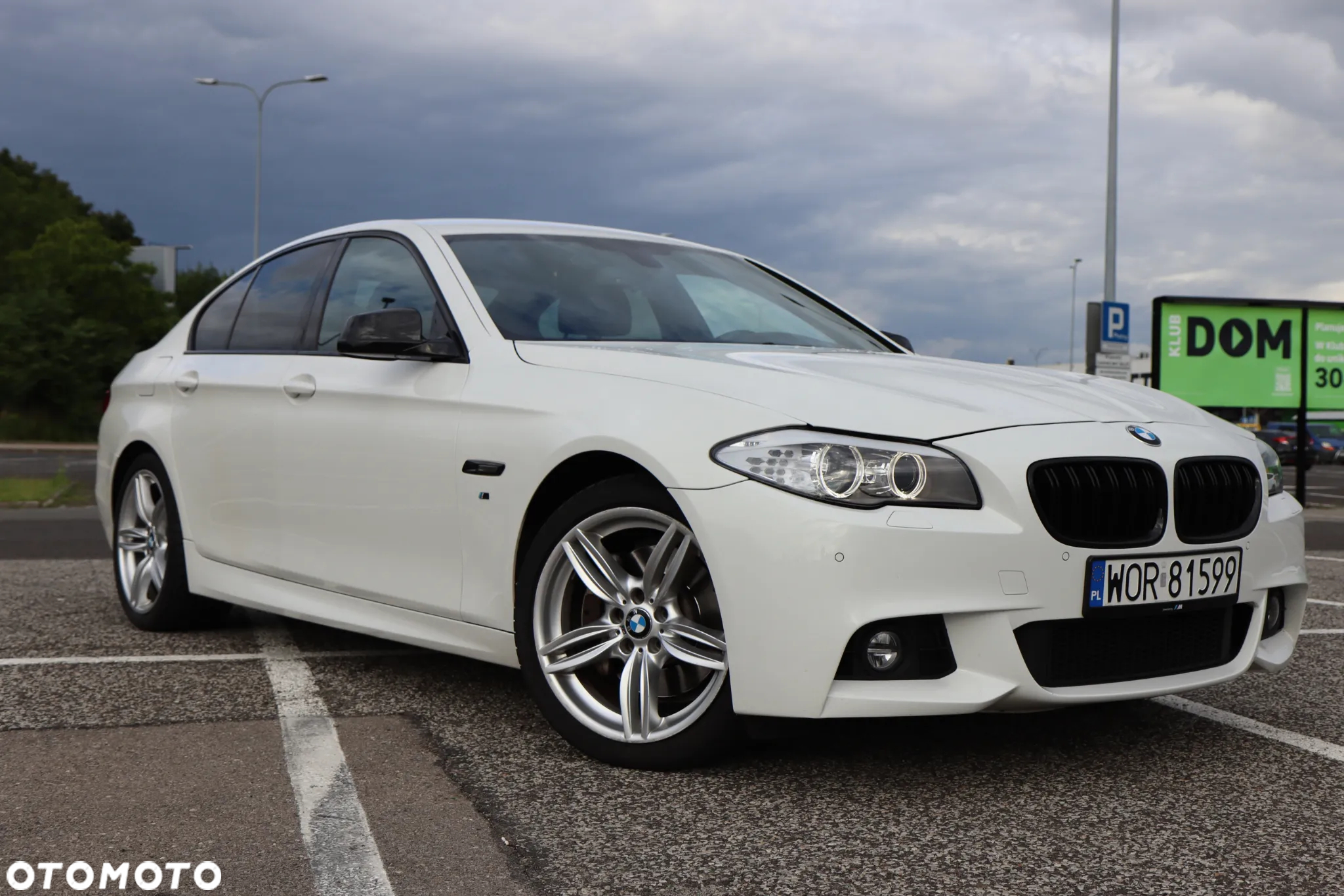 BMW Seria 5 525d xDrive - 14