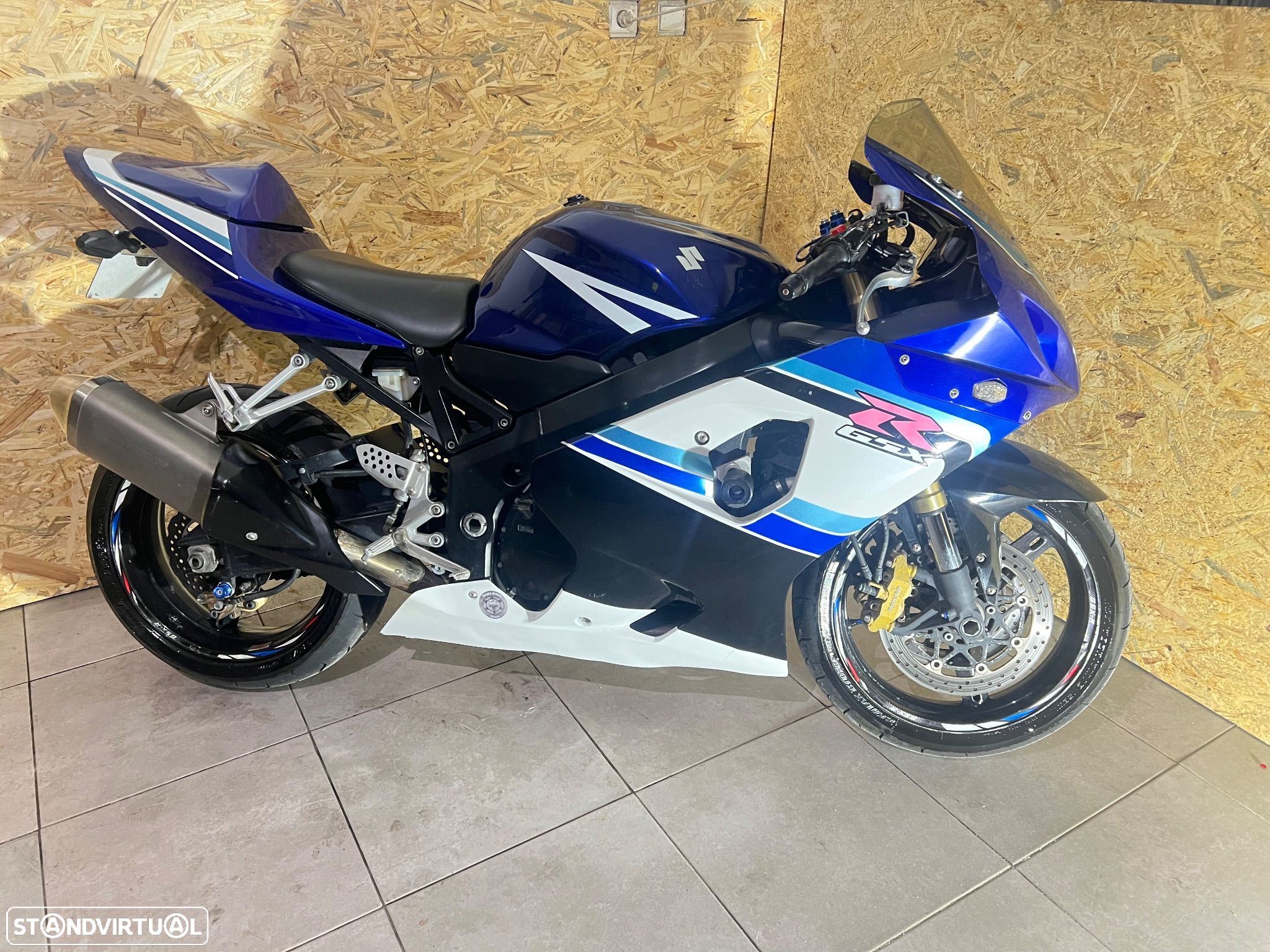 Suzuki GSX-R - 1