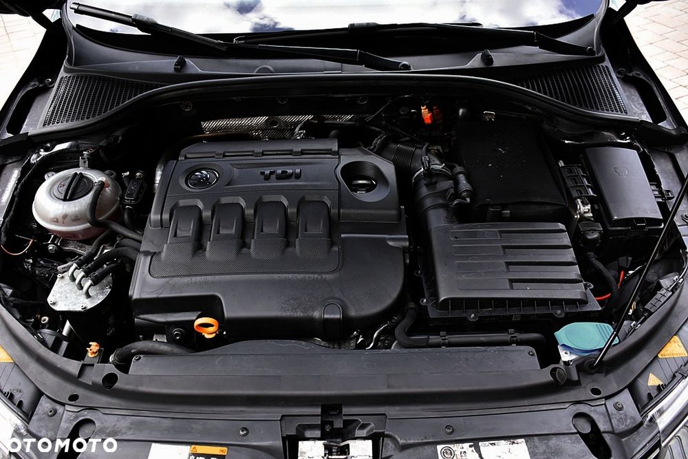 Skoda Octavia 2.0 TDI DSG RS - 29