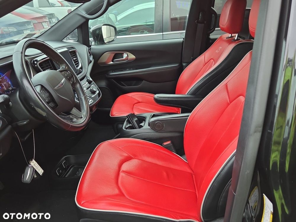Chrysler Pacifica - 7