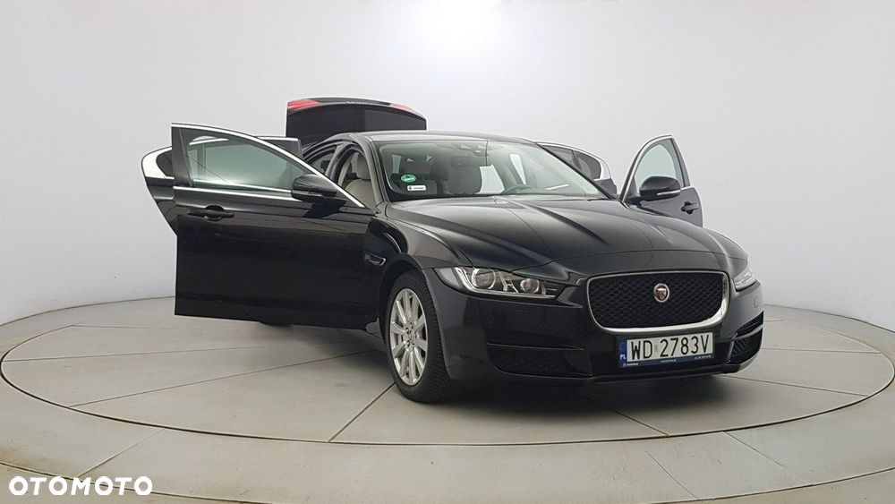 Jaguar XE - 9