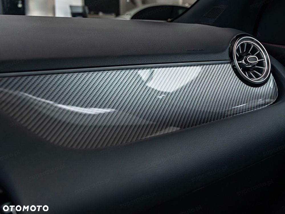 Mercedes-Benz GLA 200 4-Matic AMG Line - 13