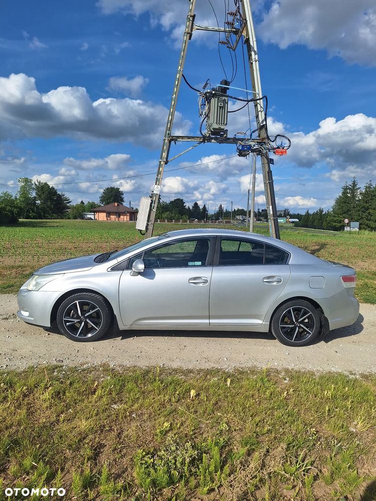 Toyota Avensis 1.8 Luna - 2