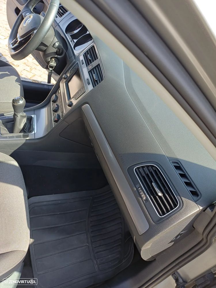 VW Golf 1.6 TDI Trendline - 13