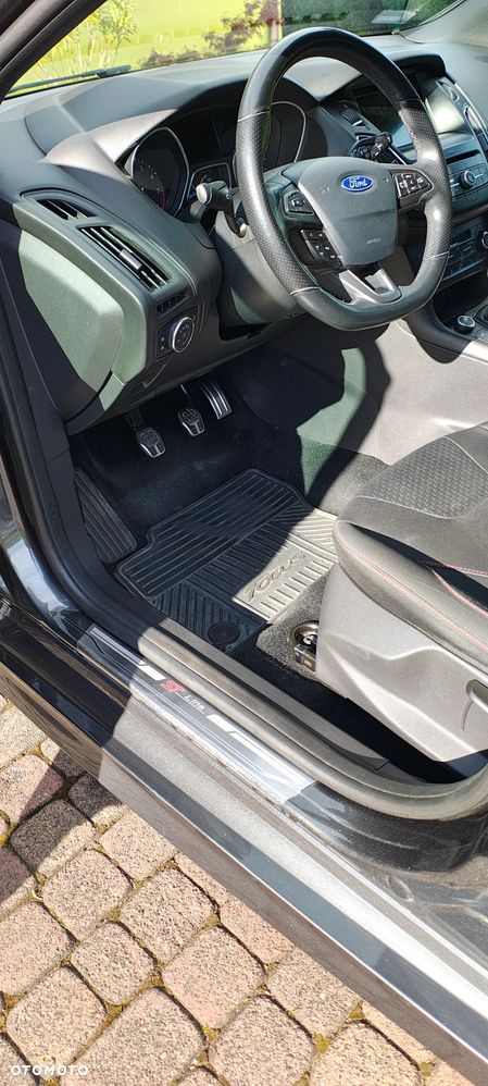 Ford Focus 1.0 EcoBoost Start-Stopp-System ST-LINE - 6