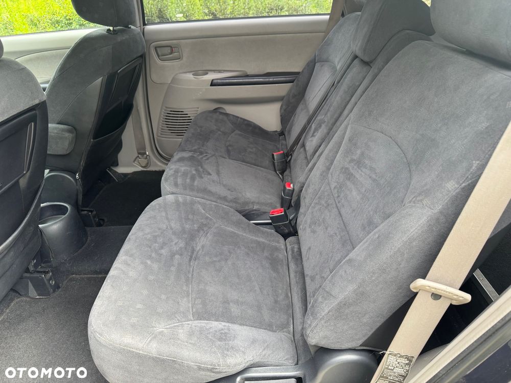 Mitsubishi Grandis 2.4 Intense - 12