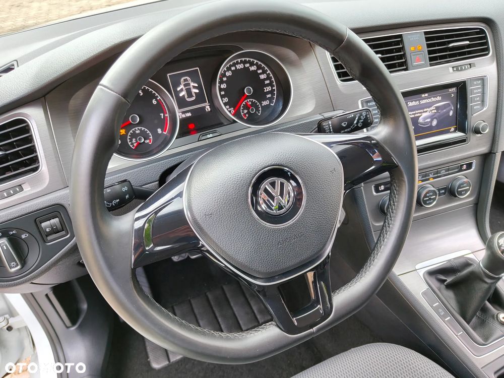 Volkswagen Golf - 20
