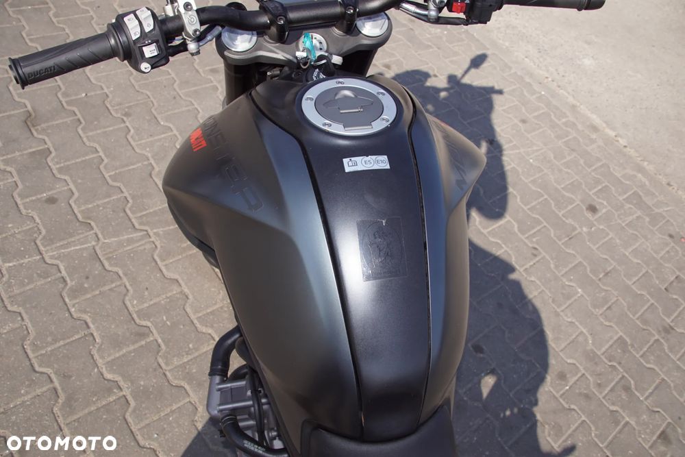 Motocykl na części - Ducati Monster 937 Plus 937 cm3 111 KM 937W4N 2021R Silnik Skrzynia Lampa Osłona Lusterko Błotnik Owiewka Siedzenie Łańcuch Wahacz Laga Sterownik Moduł Czujnik Licznik Manetka - 10