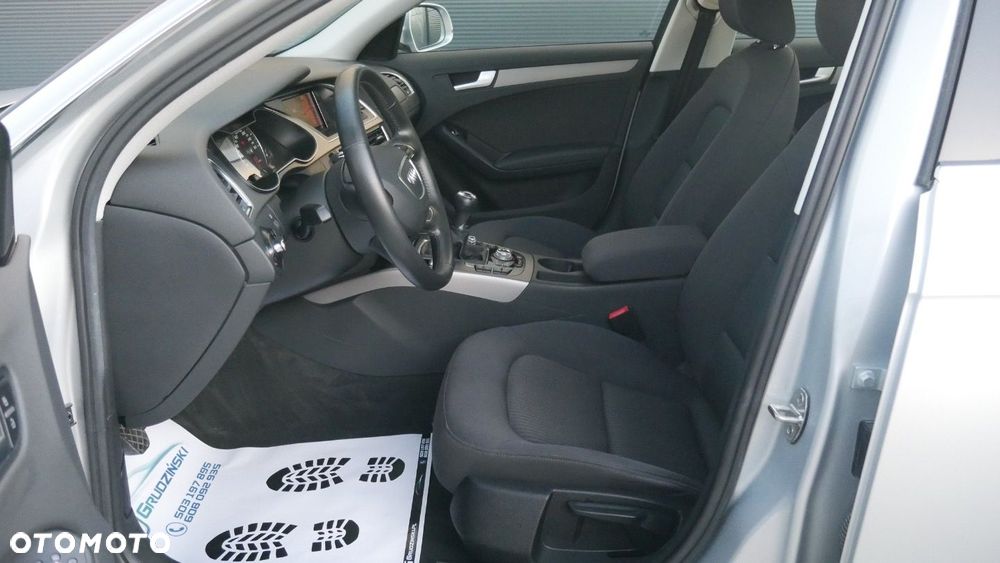 Audi A4 Limousine - 10