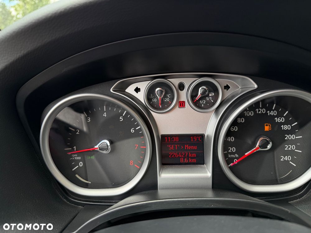 Ford Focus 1.6 Ghia - 18