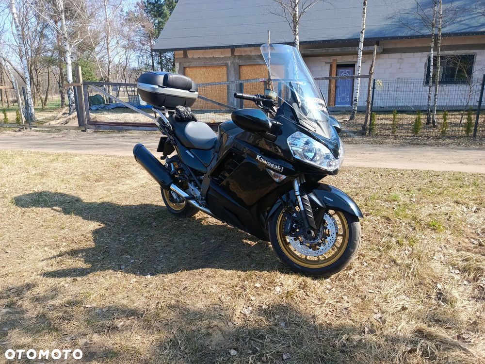 Kawasaki GTR - 4