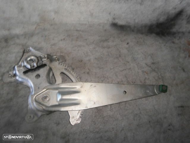 Elevador Sem Motor S/REF0283 LEXUS IS200 2002 5P TD - 2