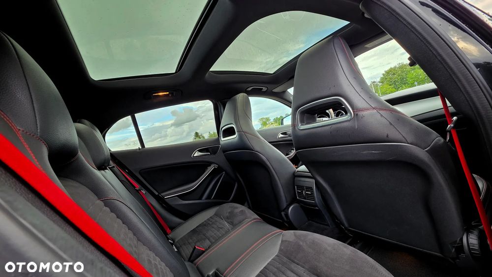 Mercedes-Benz GLA 45 AMG 4-Matic - 29