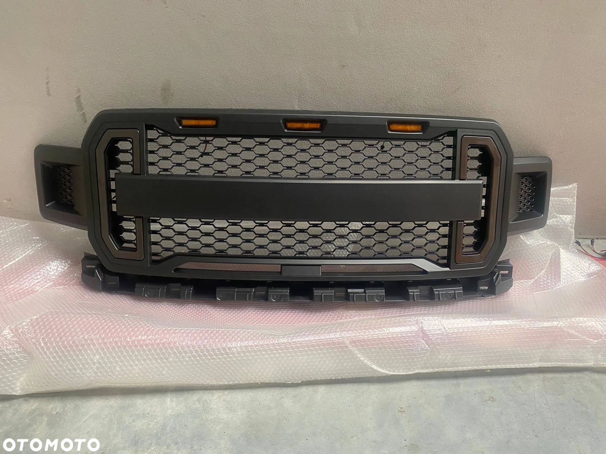Grill Ford F150 18-21 styl Roushe - 1