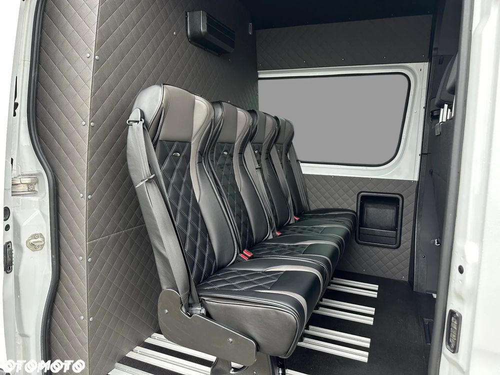 Mercedes-Benz Sprinter - 9