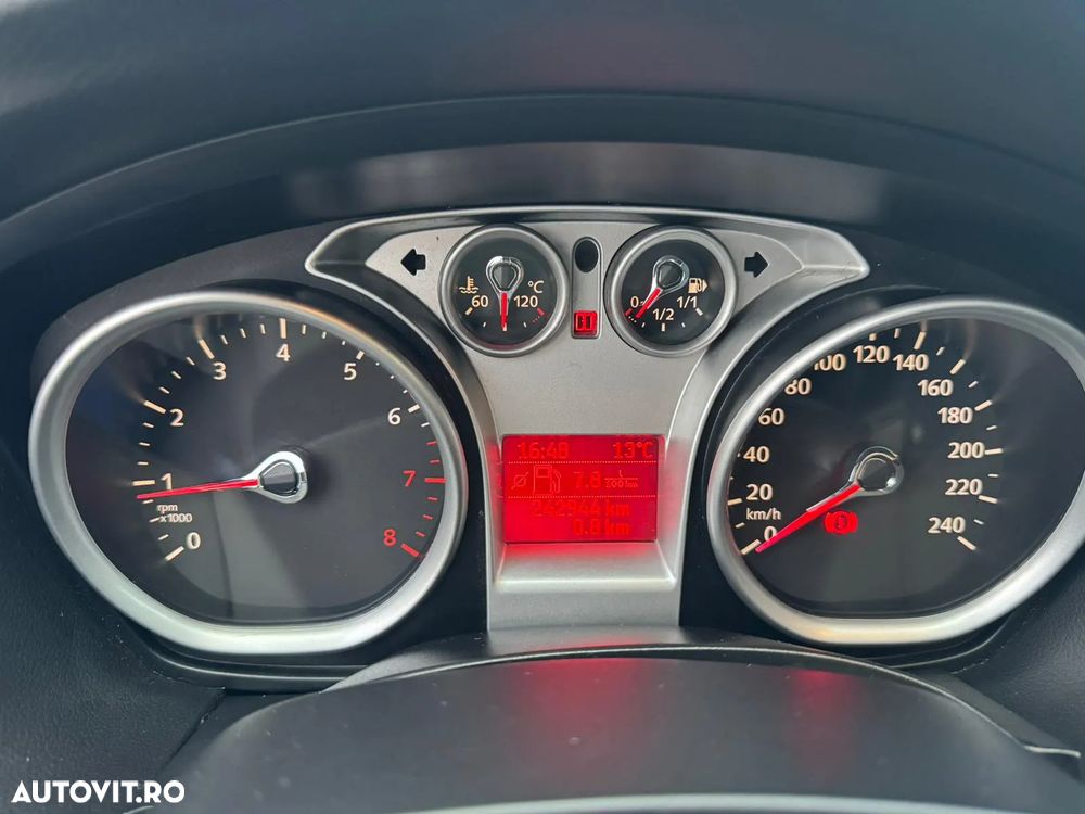 Ford Focus 1.6 16V Black Magic - 6