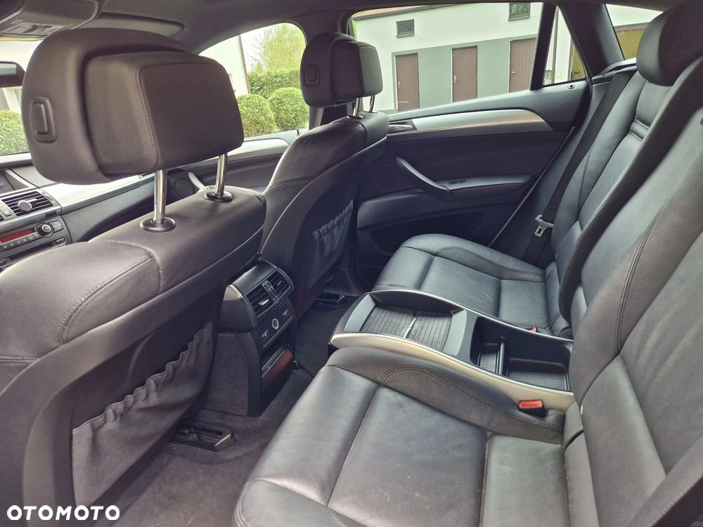 BMW X6 xDrive35i - 11