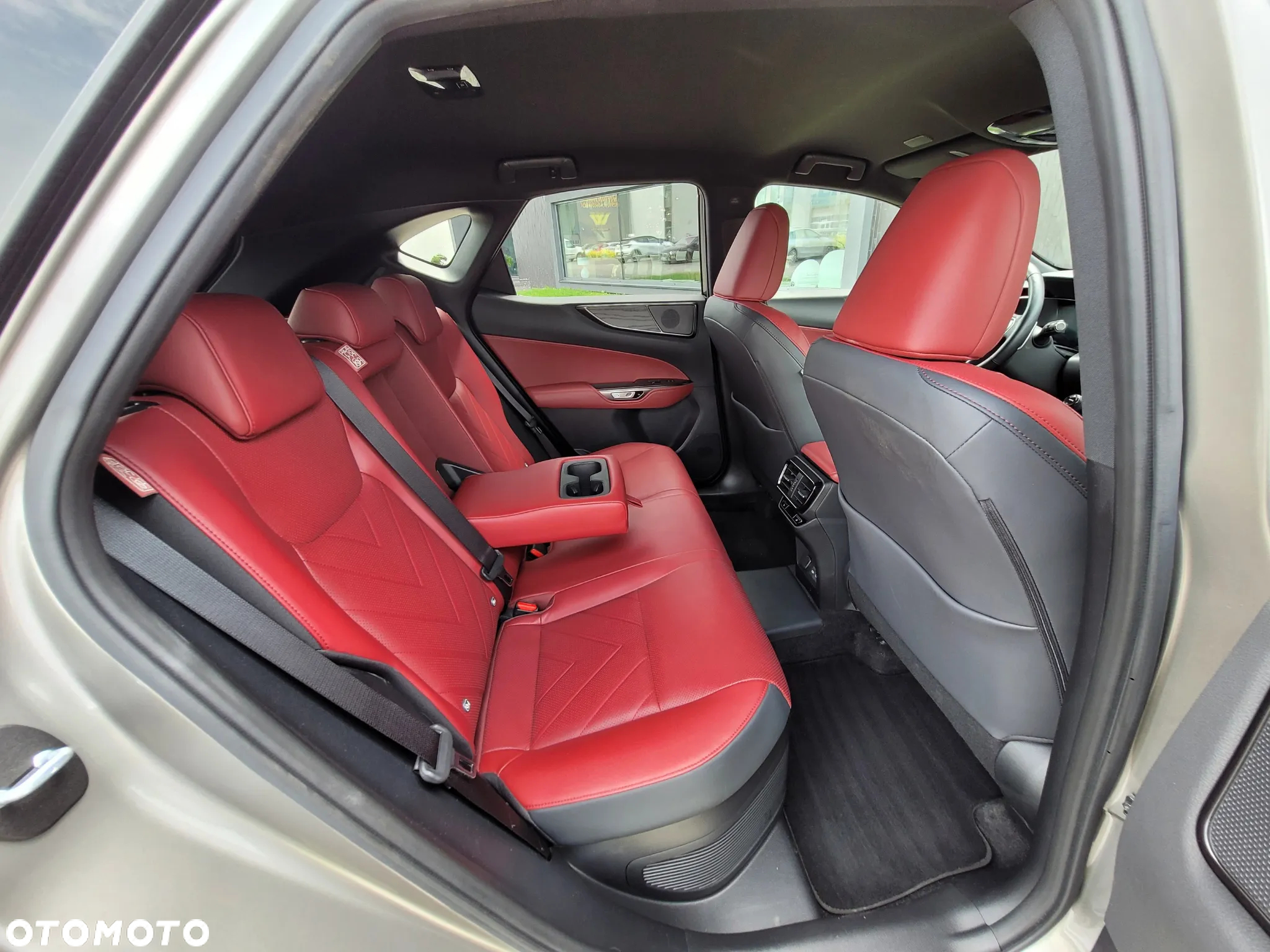 Lexus NX 450h+ Omotenashi AWD - 14