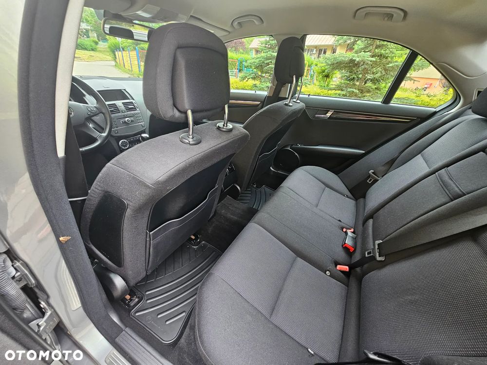 Mercedes-Benz Klasa C 180 Kompressor BlueEFFICIENCY - 20
