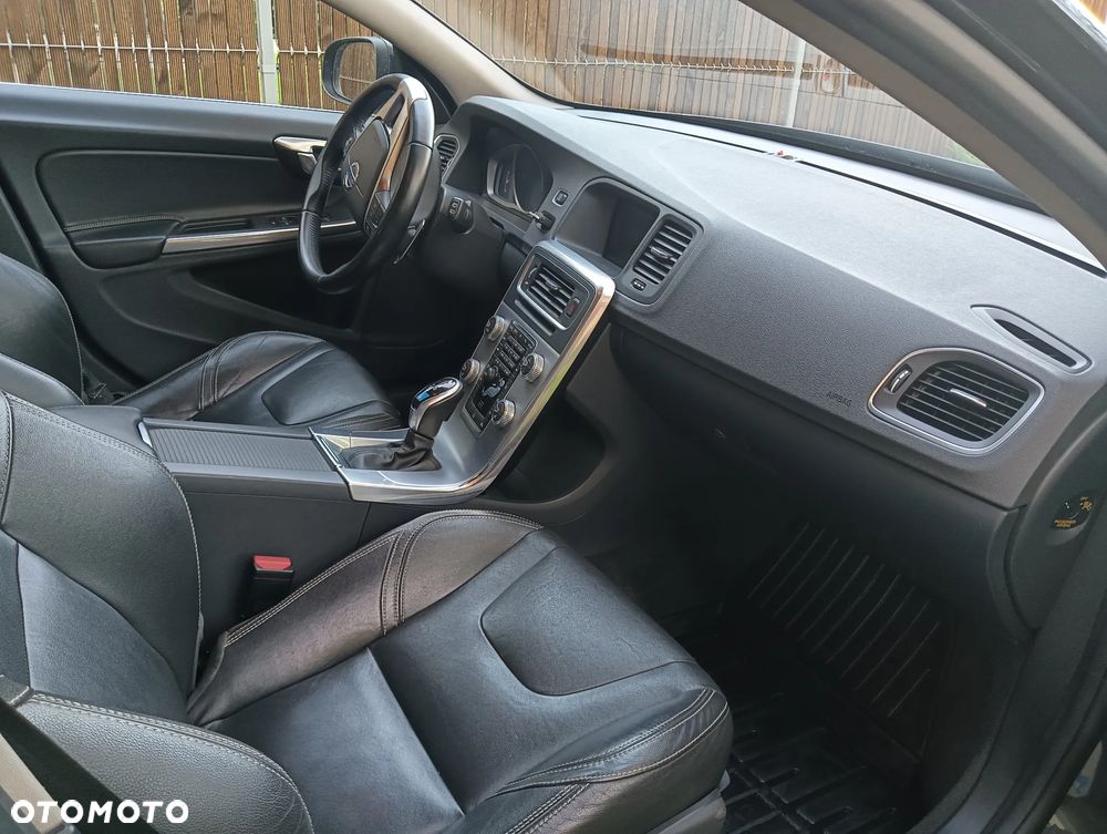 Volvo V60 D4 Geartronic Momentum Pro - 9