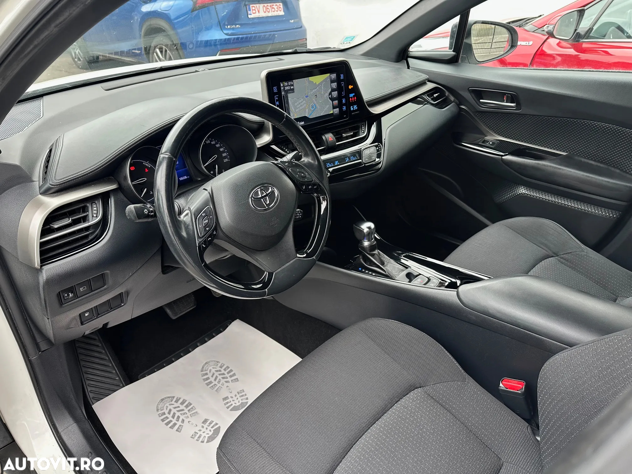 Toyota C-HR 1.8 HSD 122 CP 4x2 CVT C-lassy bi-tone - 6