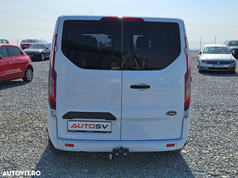 Ford Tourneo Custom - 10