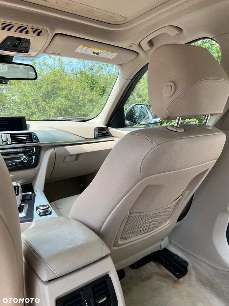BMW Seria 3 328i Modern Line - 13