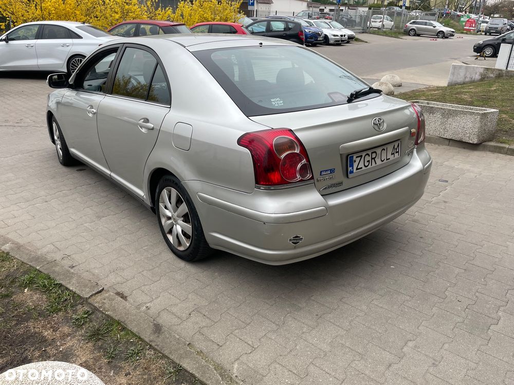 Toyota Avensis - 4