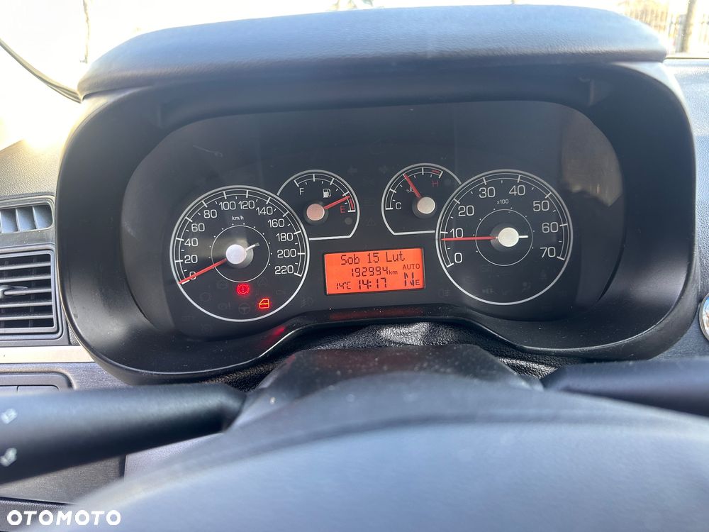 Fiat Grande Punto - 13