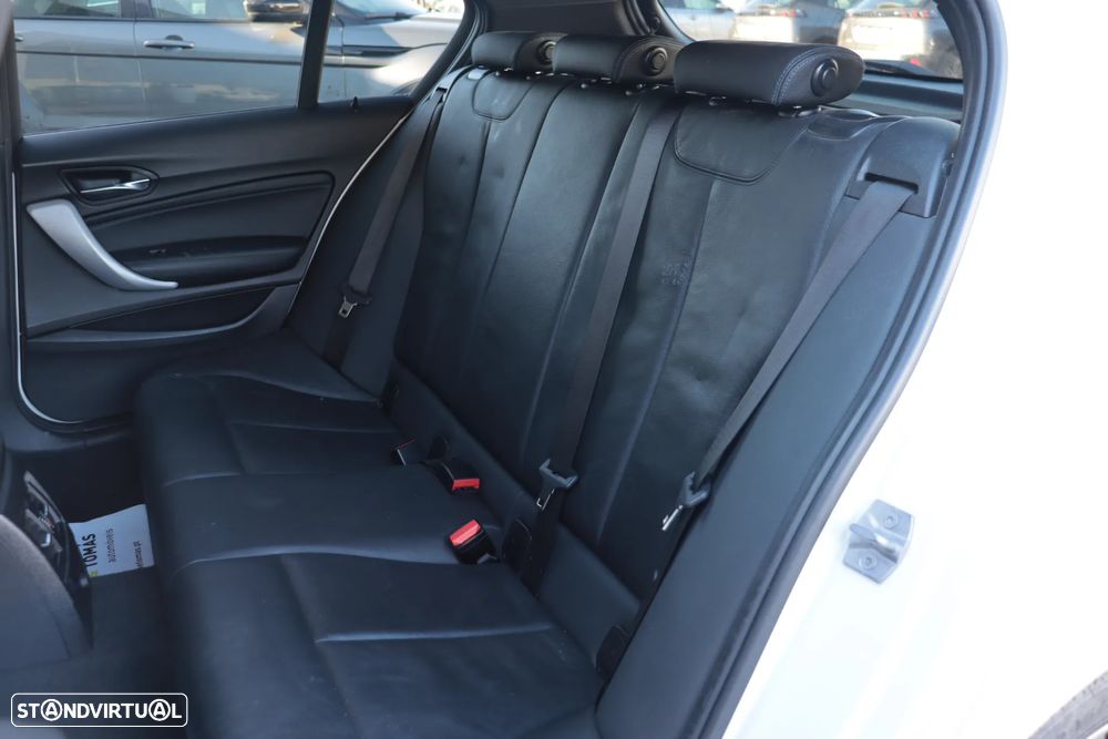 BMW 118 d Pack M - 17