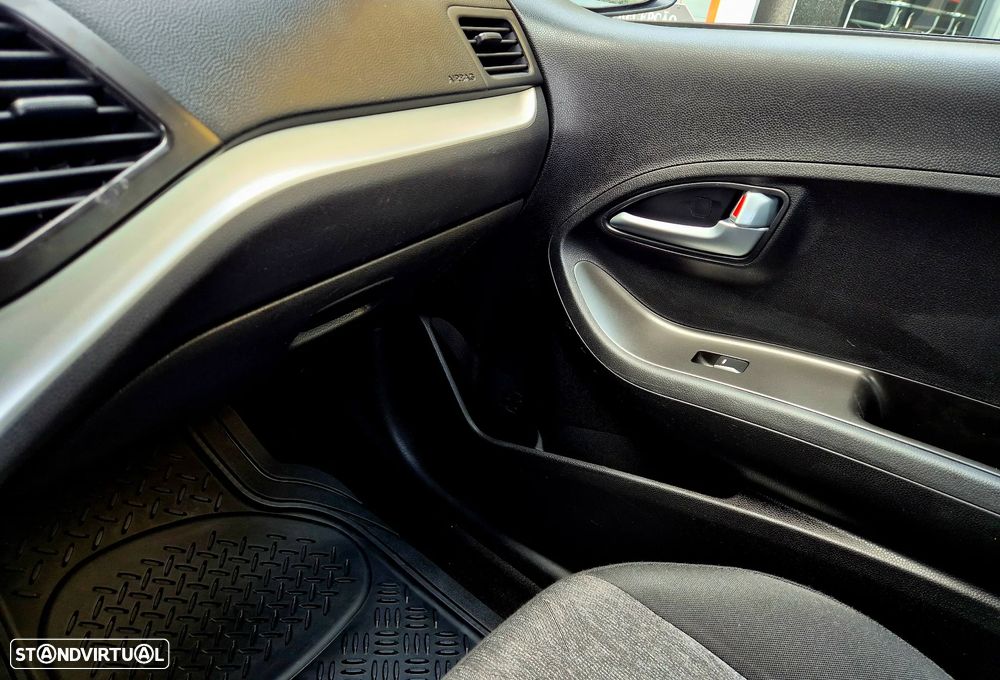 Kia Picanto 1.0 Fifa World Cup Edition - 33