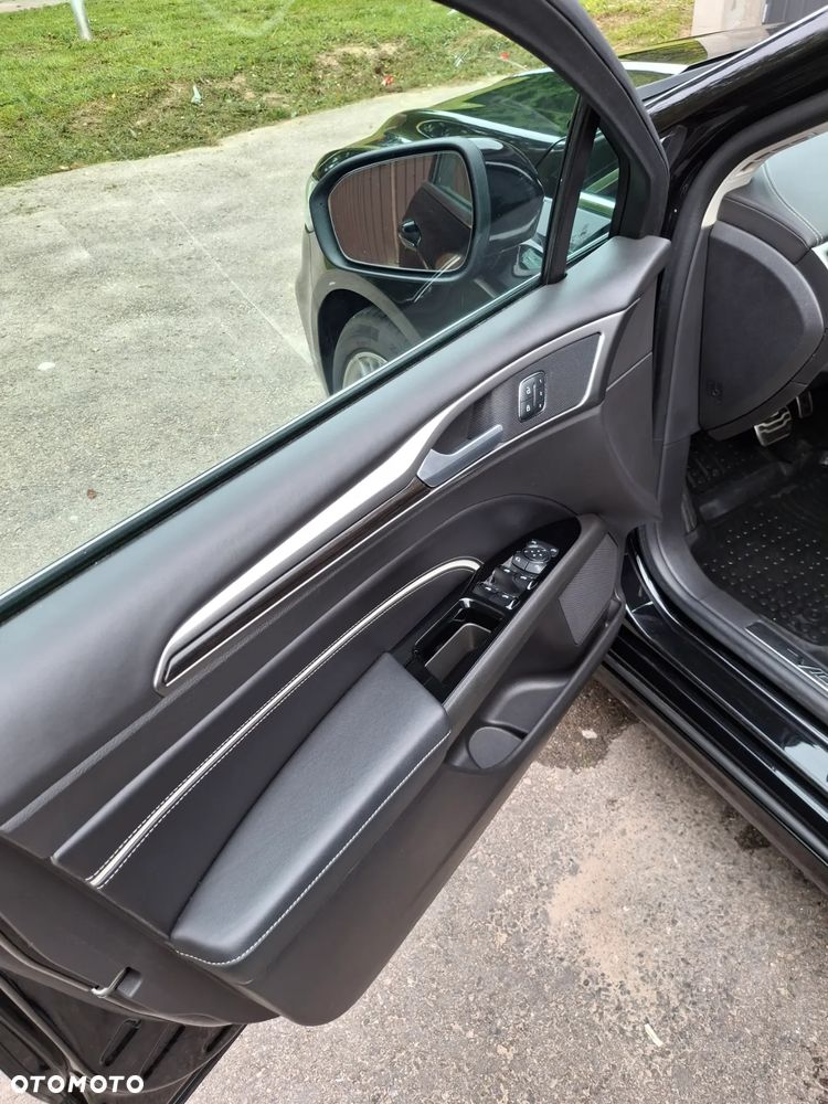Ford Mondeo 2.0 Hybrid Vignale - 19