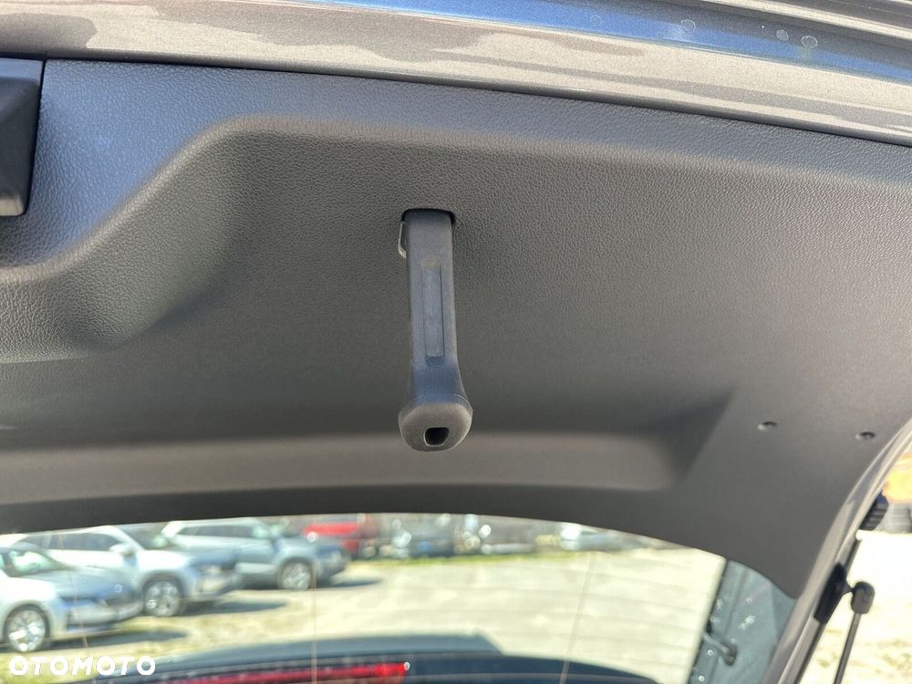 Skoda Fabia 1.0 TSI Drive DSG - 27