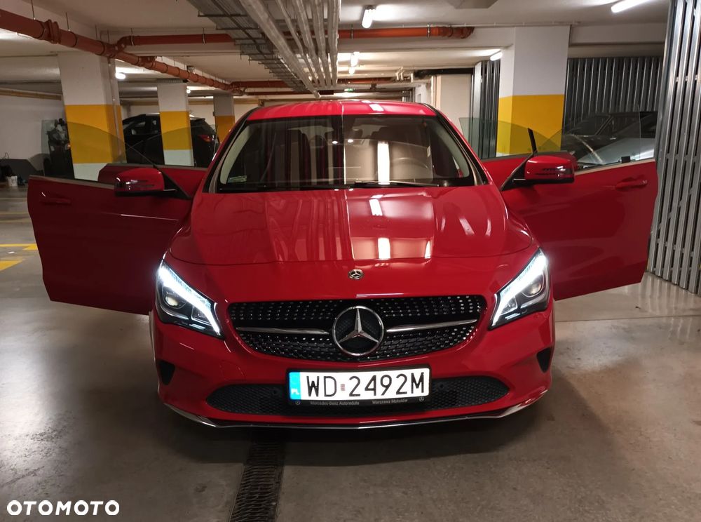 Mercedes-Benz CLA 200 7G-DCT Urban - 24