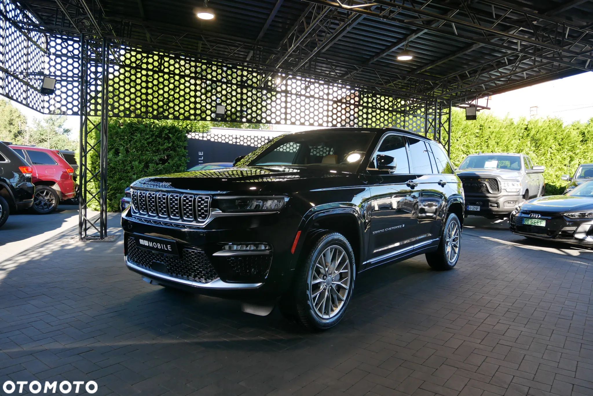 Jeep Grand Cherokee - 1