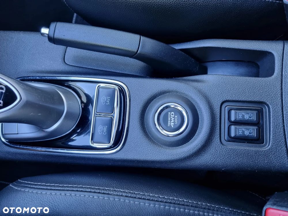 Mitsubishi Outlander Instyle NAVI + - 26
