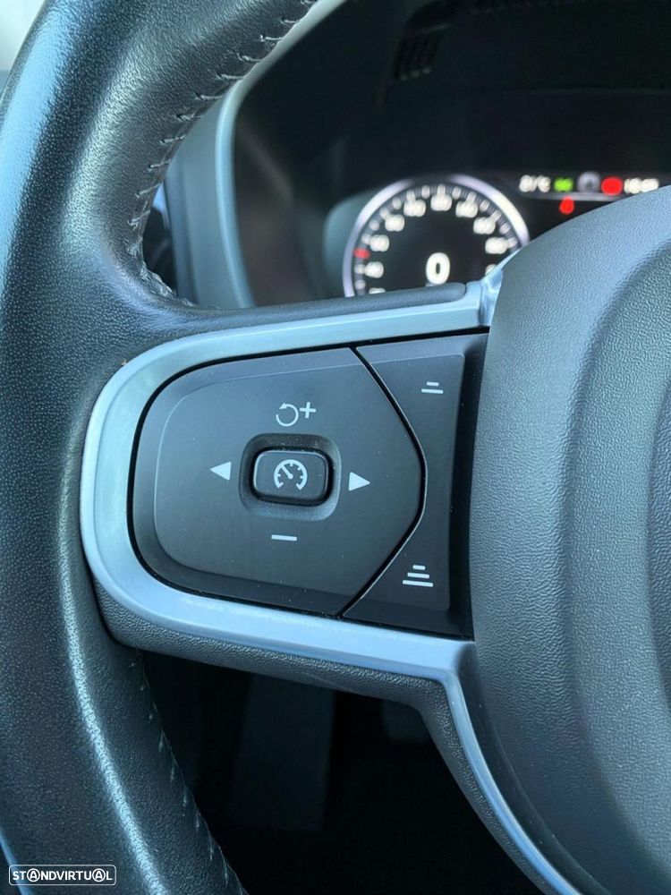 Volvo XC 60 2.0 D4 Momentum Plus - 21