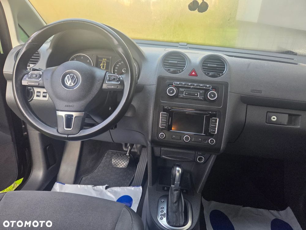 Volkswagen Caddy Highline DSG - 20