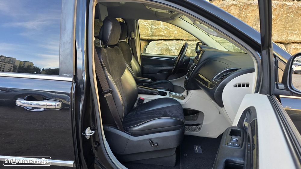 Lancia Voyager 2.8 CRD Platinum - 45